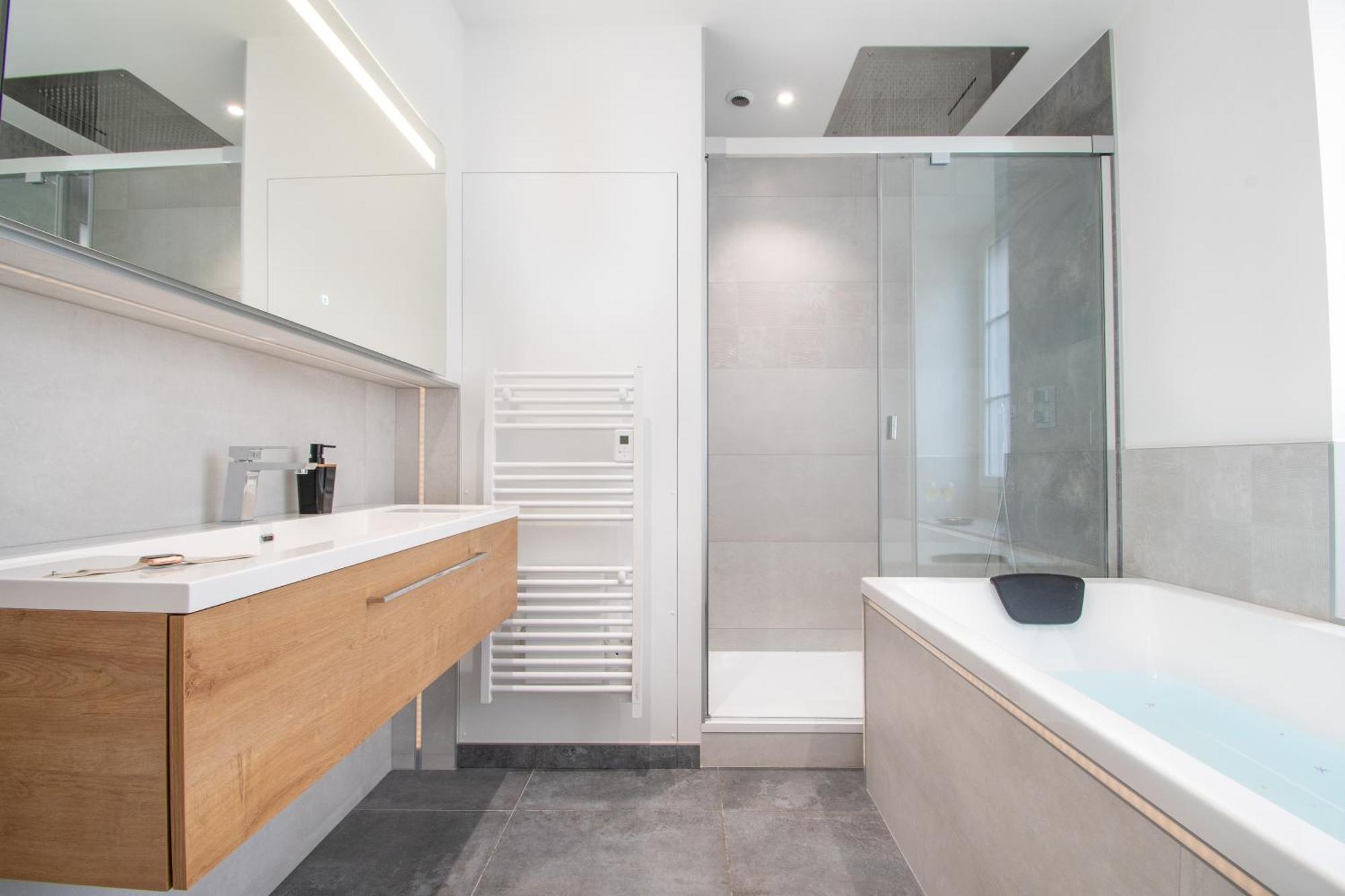 L'Appartement Des Ducs Avec Baignoire Double Нант Экстерьер фото