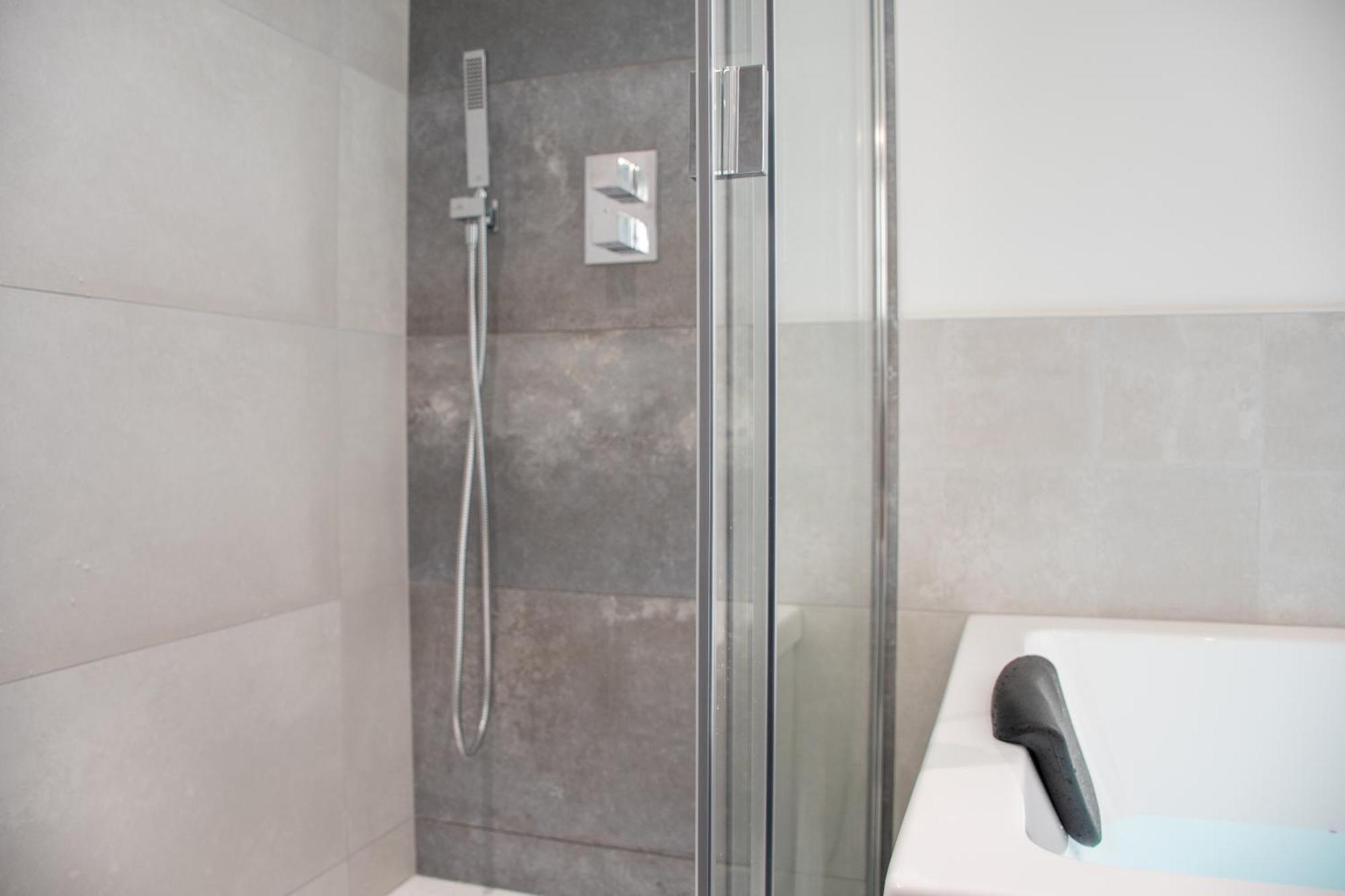 L'Appartement Des Ducs Avec Baignoire Double Нант Экстерьер фото