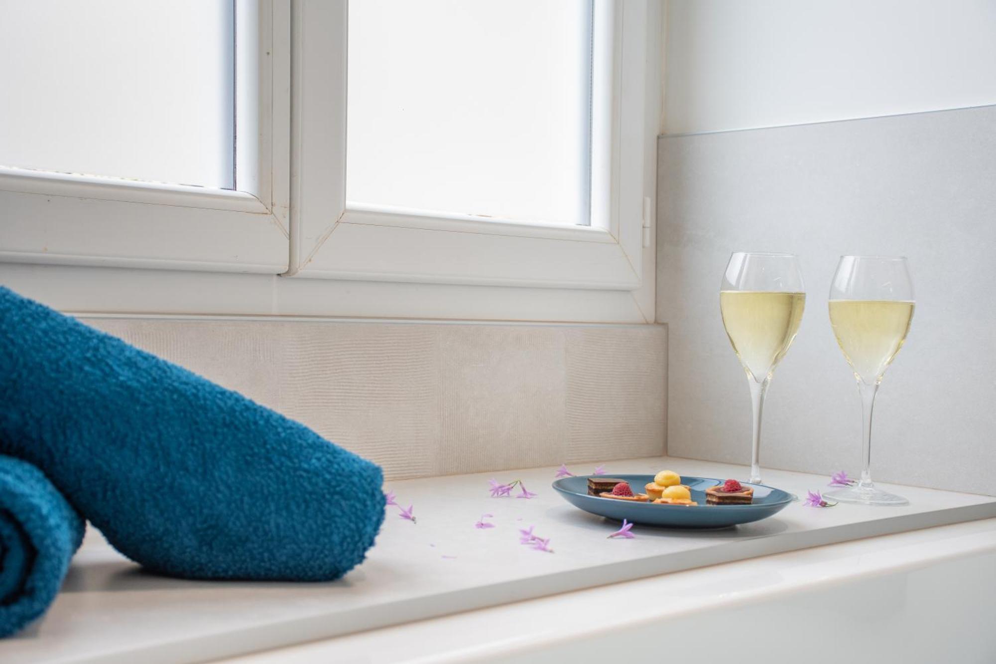 L'Appartement Des Ducs Avec Baignoire Double Нант Экстерьер фото
